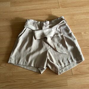 Dynamite Beige Belted Paperbag Dress Shorts Small